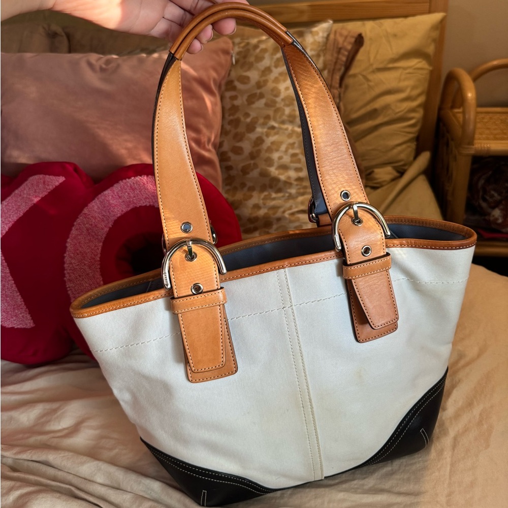 Coach Vintage Tote Bag 🤍